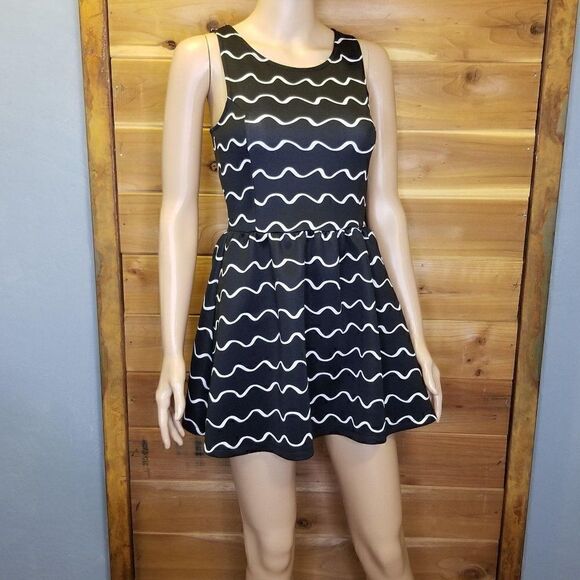 Divided H&M Striped Fit and Flare Dress (size XS) - Picture 6 of 6